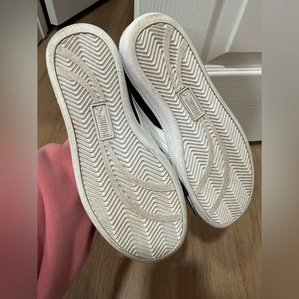 Puma Black and White Sneakers - Picture 4 of 8